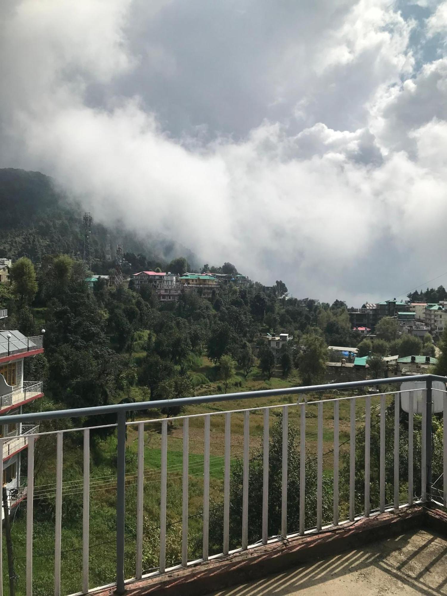 Mcleodganj Diaries Guest House Дармсала Экстерьер фото