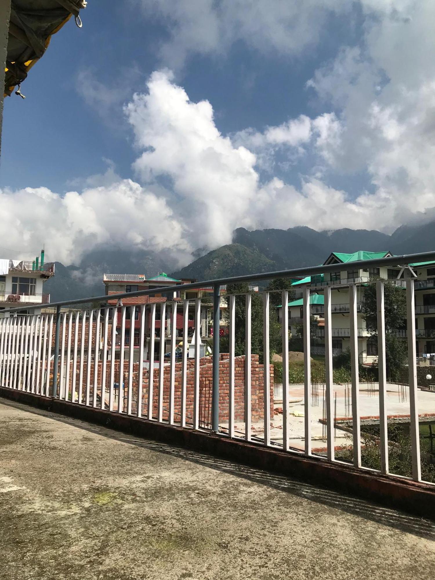 Mcleodganj Diaries Guest House Дармсала Экстерьер фото